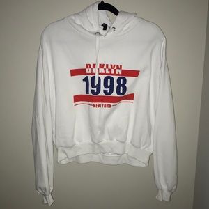 White crop sweatshirt